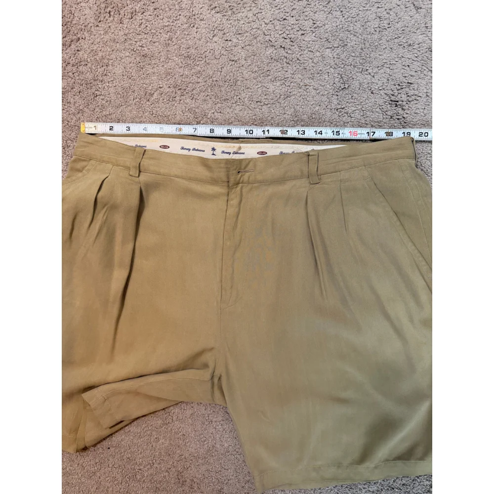 Men's Tommy Bahama Flat Front Shorts Sz 40 Beige 100% Silk Preppy Coastal Resort